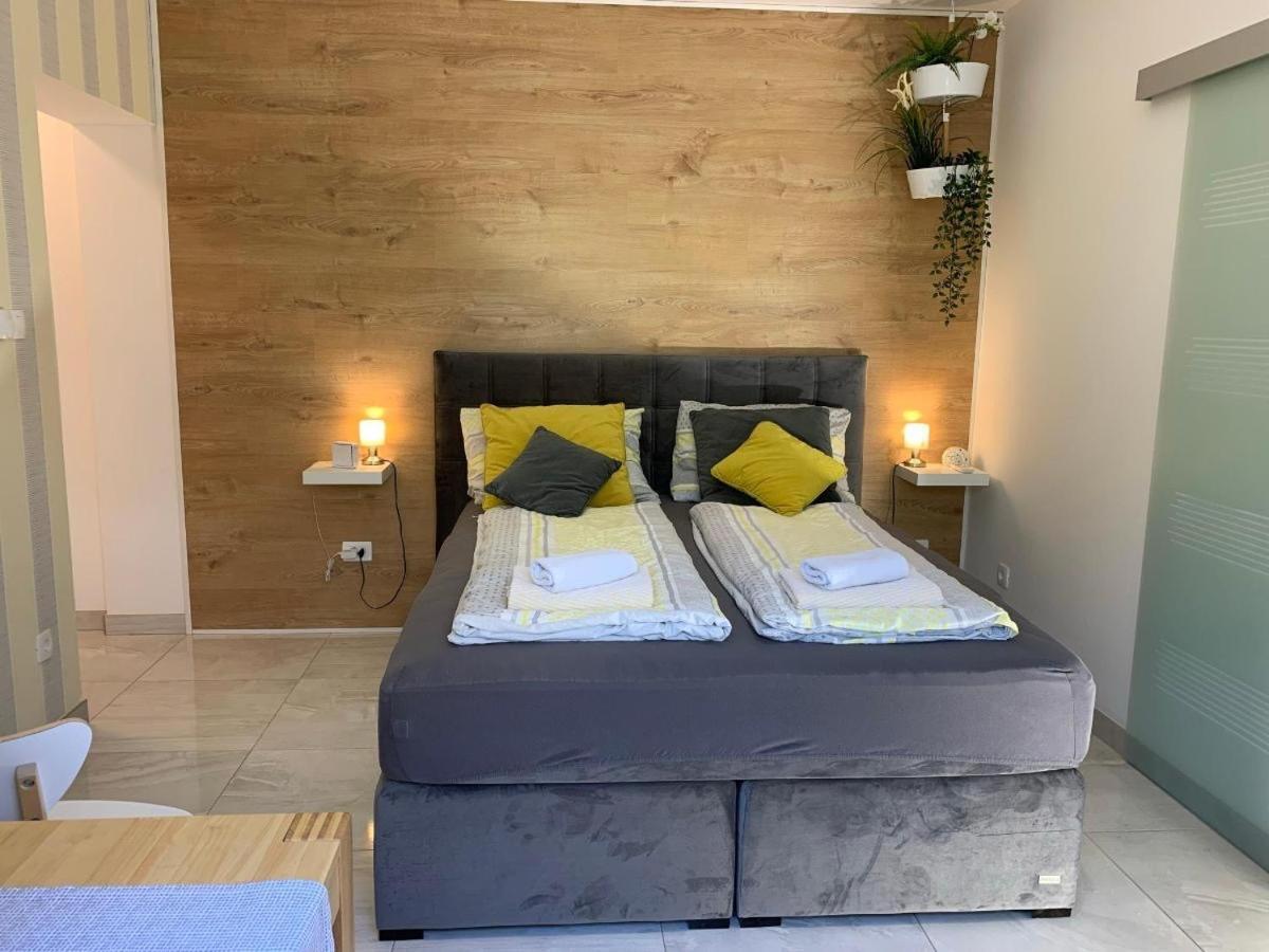 Studio Apartment Lucija Krk Town Exterior photo